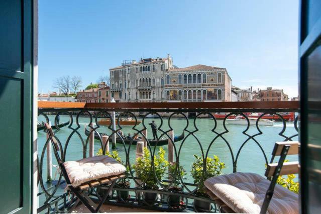Casa Zucchi | Grand Canal Apartment Venetië Buitenkant foto