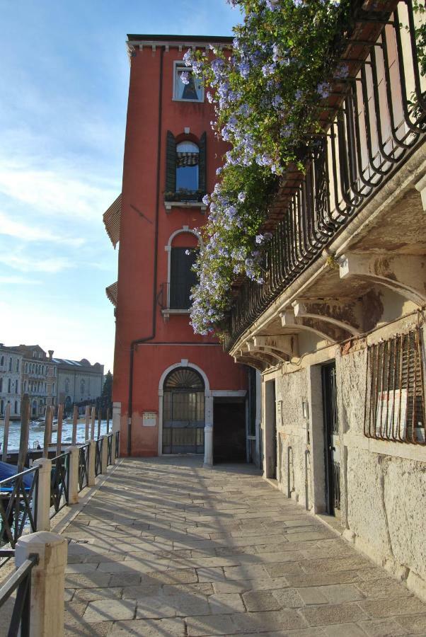 Casa Zucchi | Grand Canal Apartment Venetië Buitenkant foto